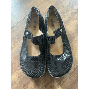 Alegria snake print leather Mary Jane shoes 11.5